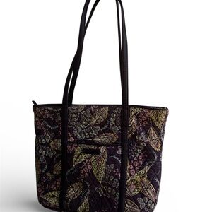 VERA BRADLEY "Batik
Leaves" Essential Shoulder
Tote Bag Preloved Purple